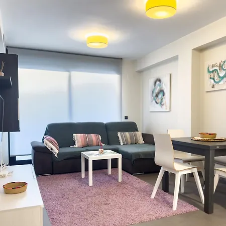 Apartamento Con Jardín En Primera Linea De Playa Con Parking Y Piscina *